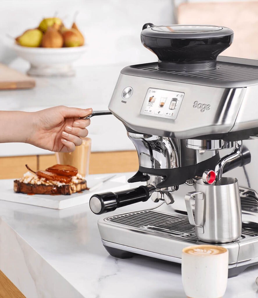 26b6ed46-sage-barista-touch-impress-en-cocina-887x1024
