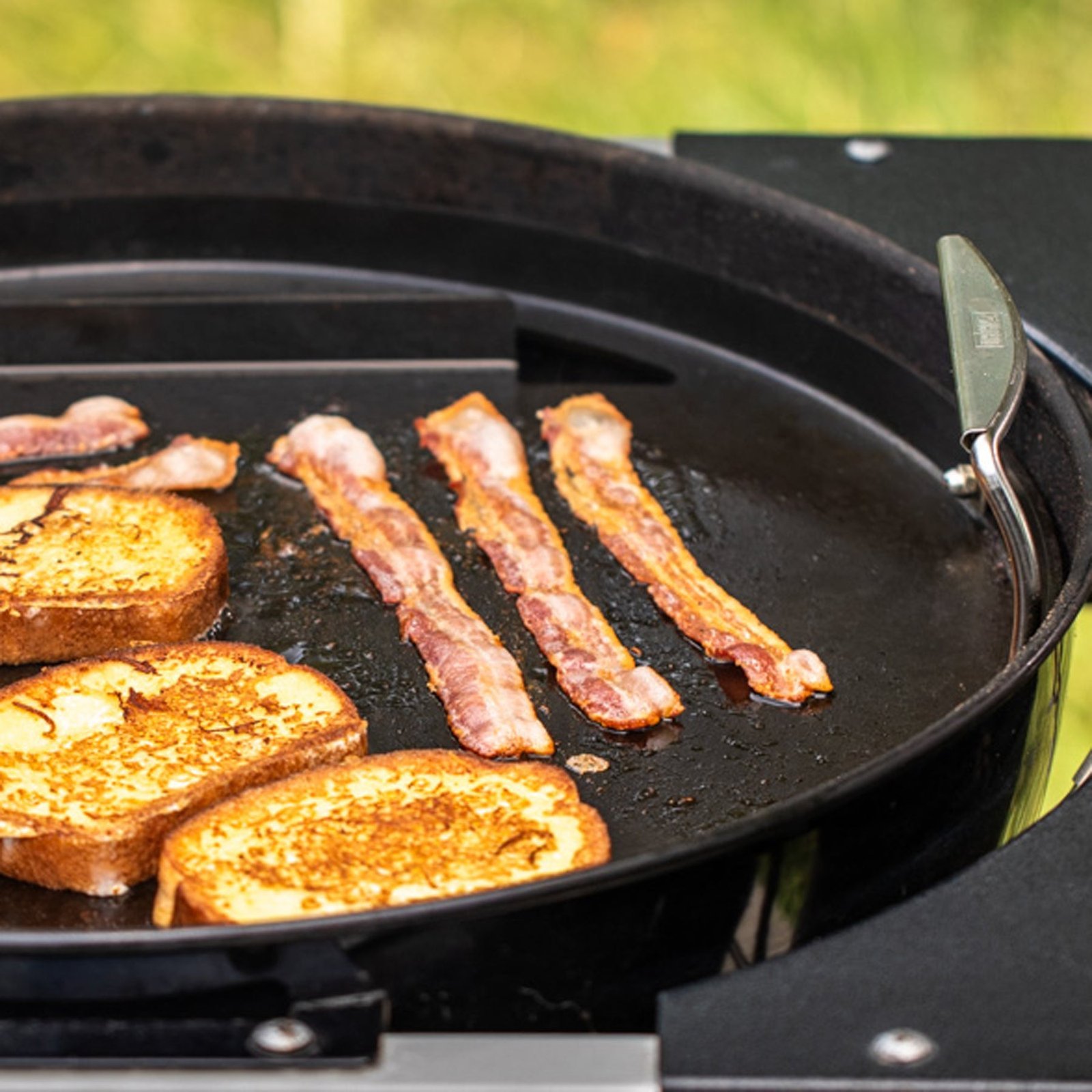 3400382-Kettle-Griddle-Insert-Food-on-Performer-20240729-E82A8842-7.jpg