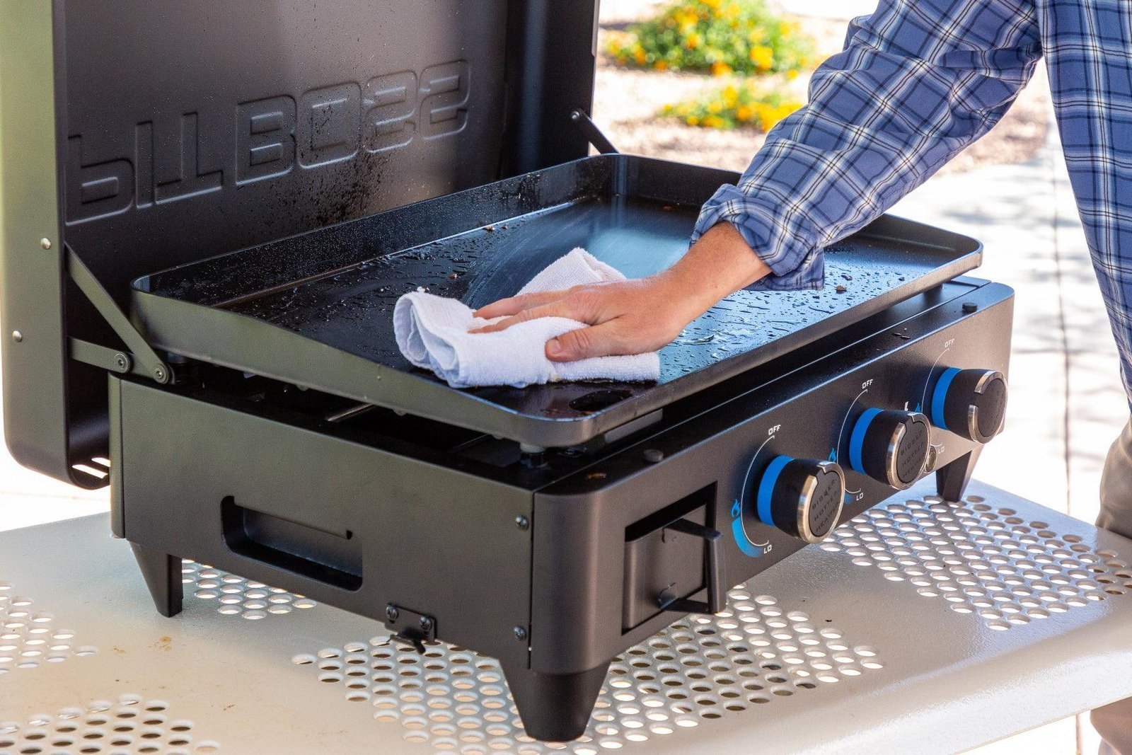 pit-boss-3-burner-ultimate-plancha-griddle-with-cover-bbq-land-12_afbb2be6-0928-473a-92d9-6ab667a4428f.jpg