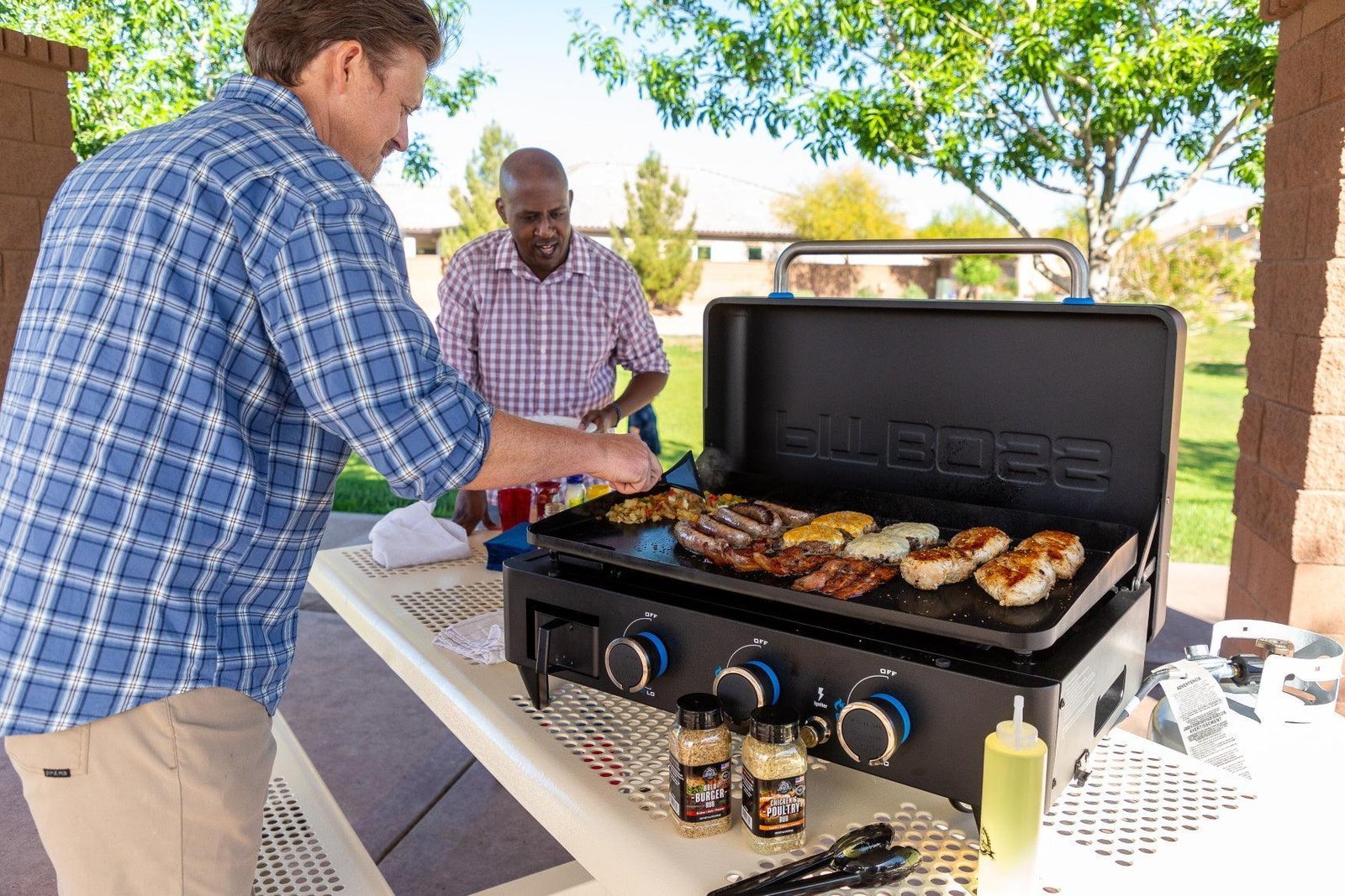 pit-boss-3-burner-ultimate-plancha-griddle-with-cover-bbq-land-5_115b7c5a-fa3b-4873-8097-11a7b1e82858.jpg